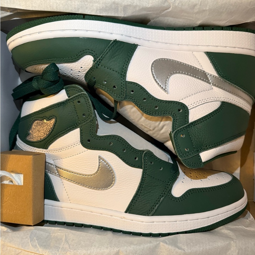 Gorge Green Jordan 1’s